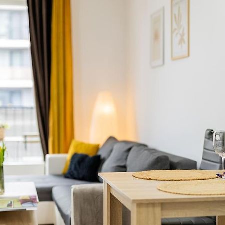 Cityscape Oasis: Active Studio Heaven Pozsony Kültér fotó
