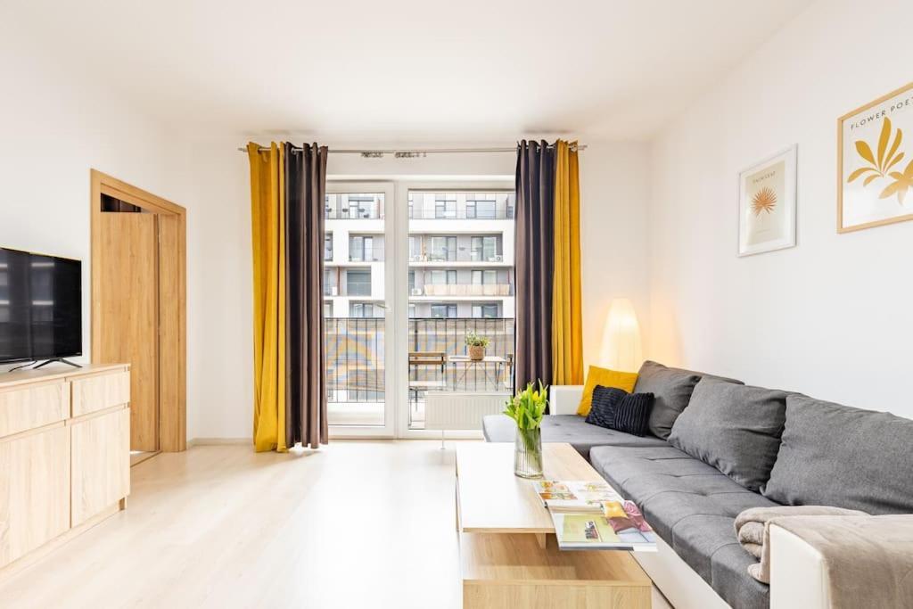 Cityscape Oasis: Active Studio Heaven Pozsony Kültér fotó