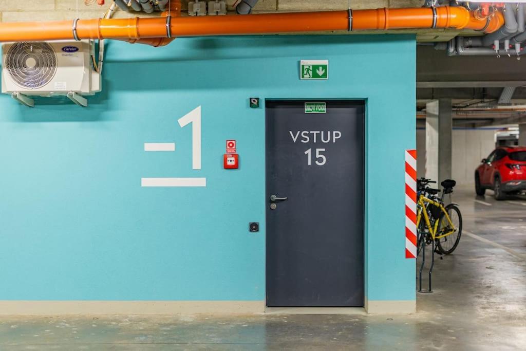 Cityscape Oasis: Active Studio Heaven Pozsony Kültér fotó